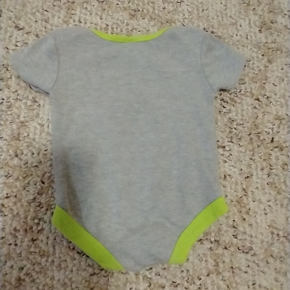 6/$15 Size 3-6 M Mickey mouse Disney onesie - Picture 7 of 8